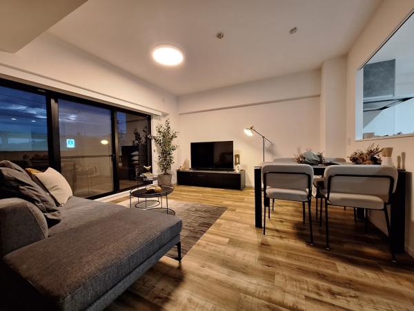 chronoshome × LIVING HOUSE. リノベマンションに家具が入りました